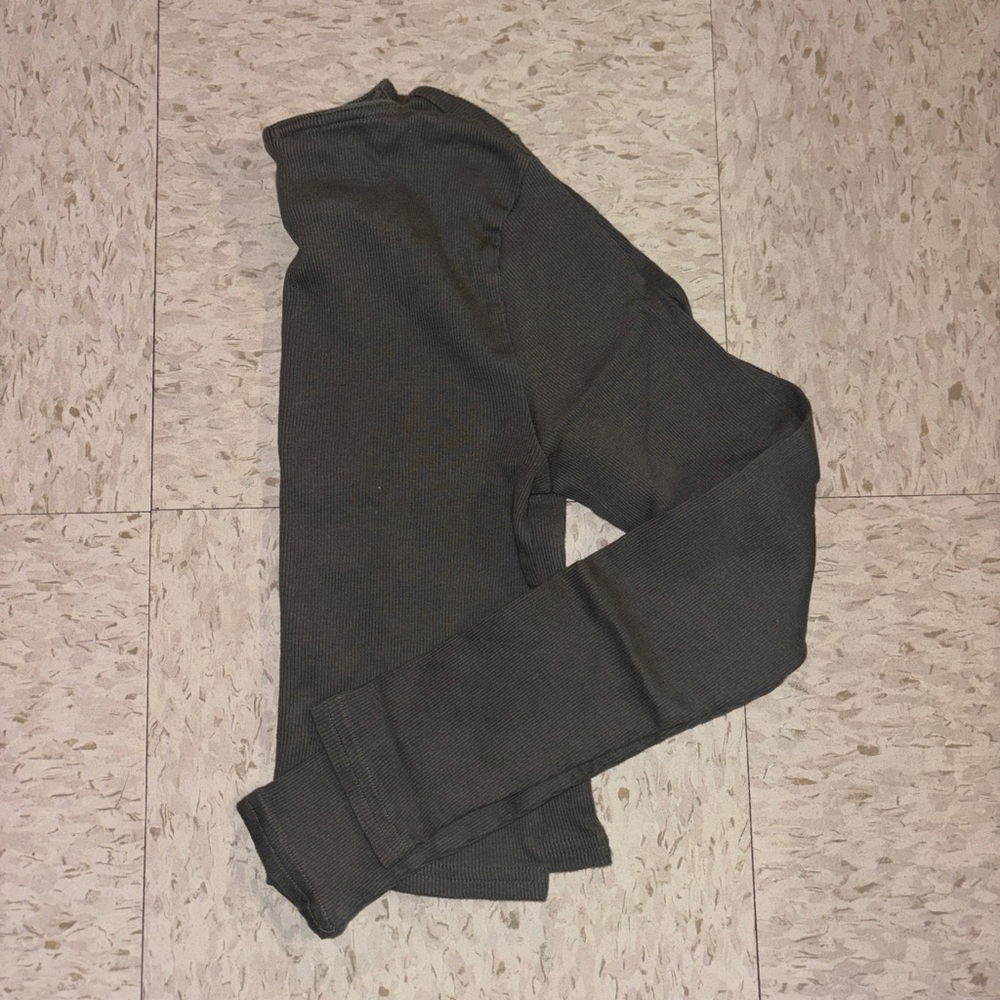H&M Basic Long Sleeve - Picture 2 of 3